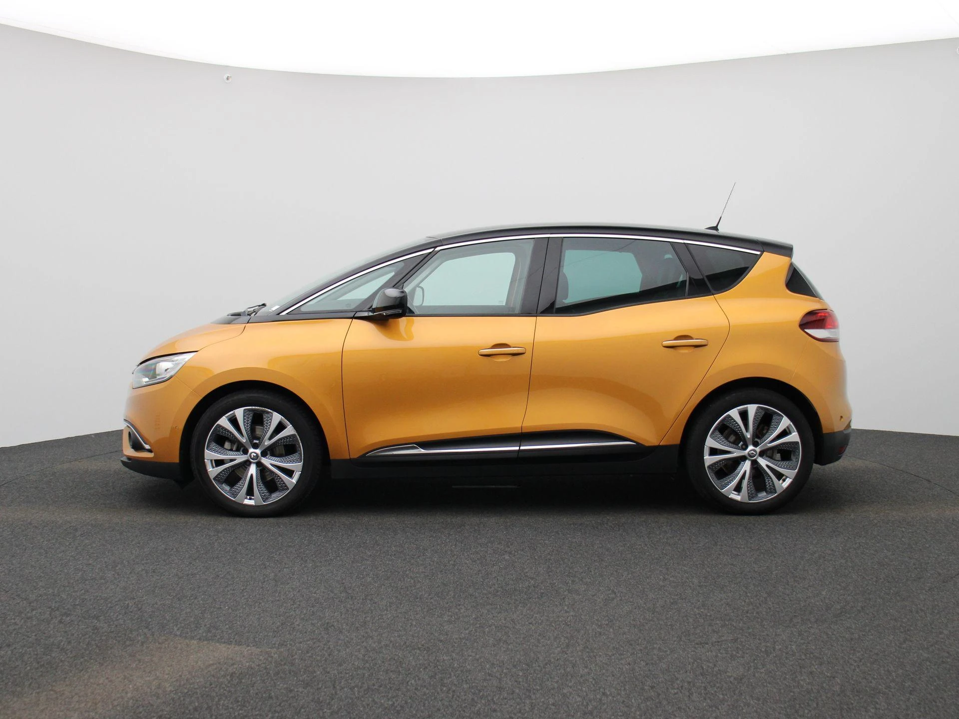 Renault-Scénic-image-3