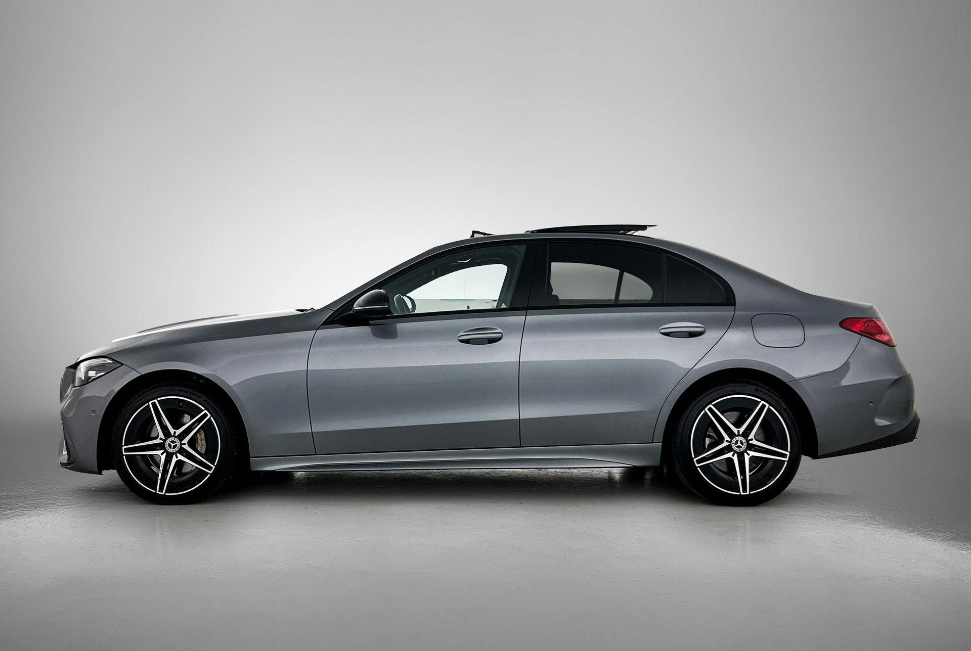 Mercedes-Benz-C-Klasse-image-1