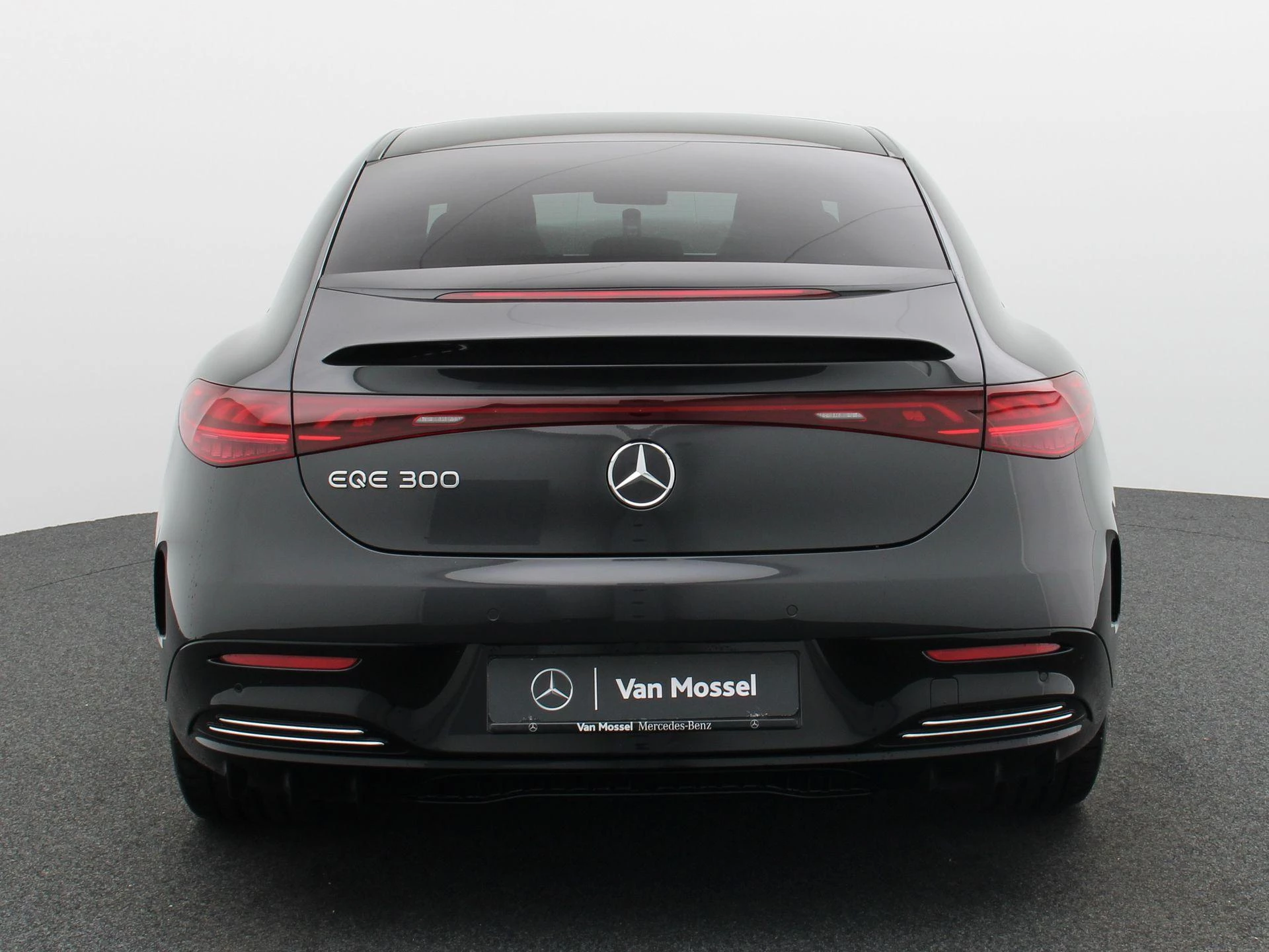 Mercedes-Benz EQE 300 AMG Line + AIRMATIC + PANORAMISCH DAK +