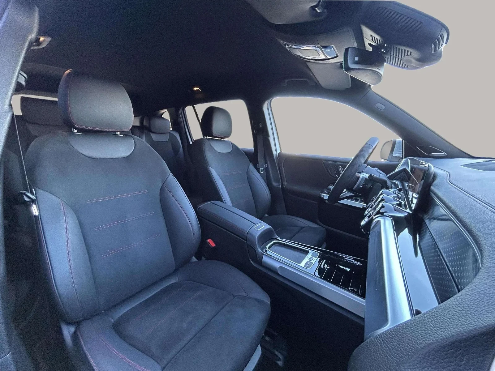 Mercedes-Benz-EQB-image-13