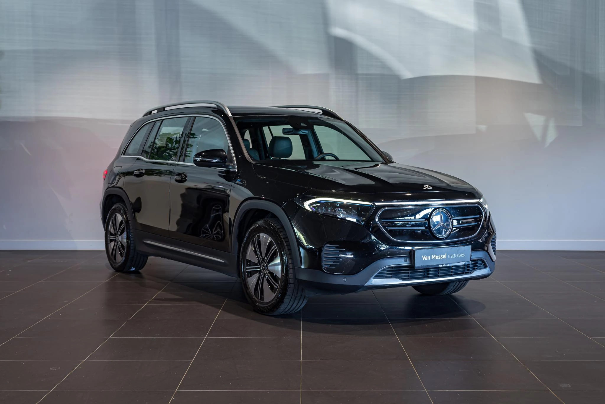 Mercedes-Benz EQB 300 4Matic | Zetelverw. | Sfeerver. | Carplay