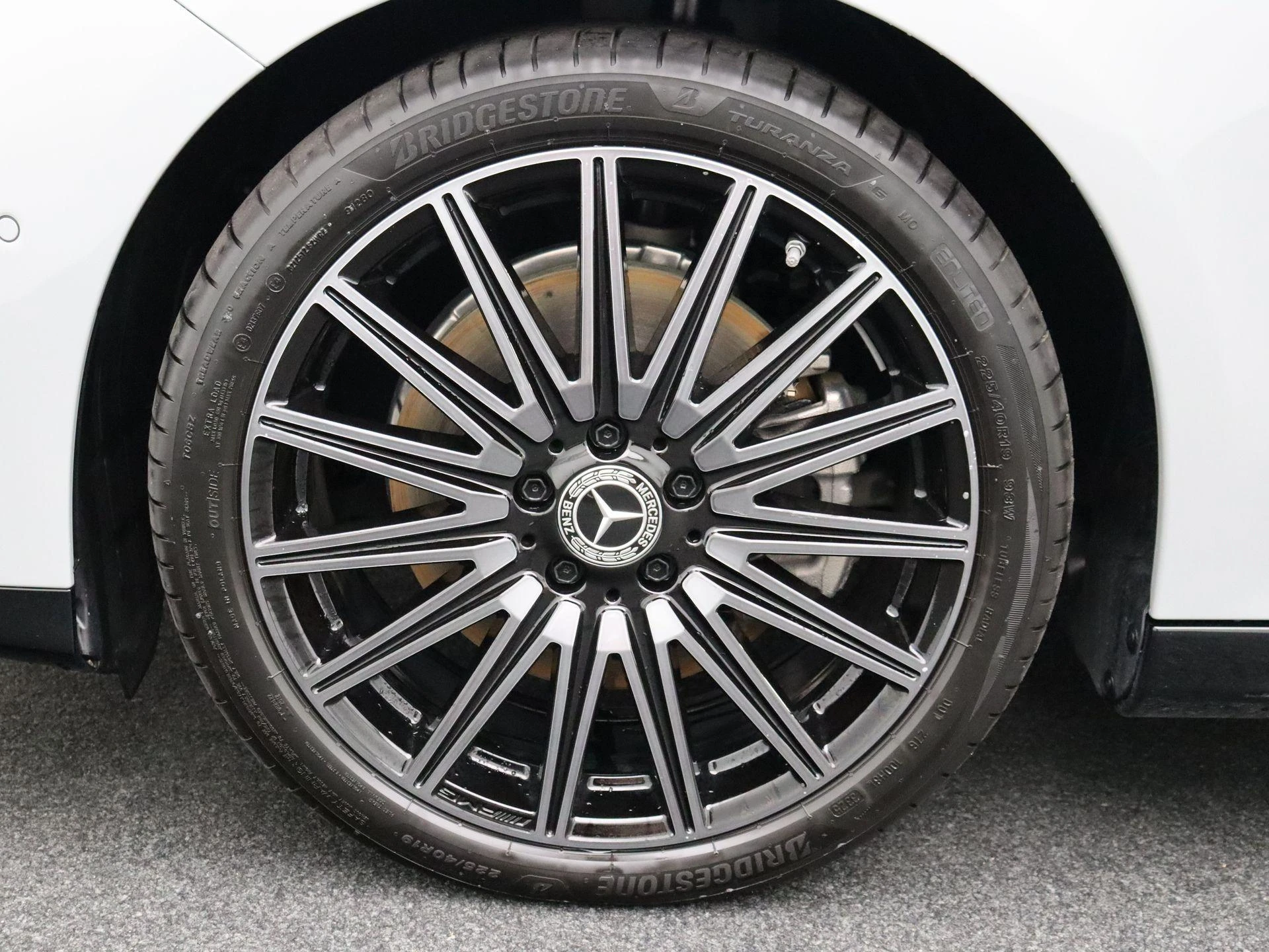 Mercedes-Benz-CLA-image-6
