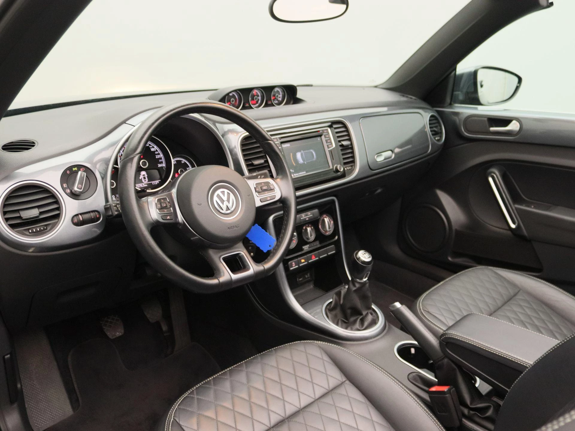 Volkswagen-Beetle-image-19