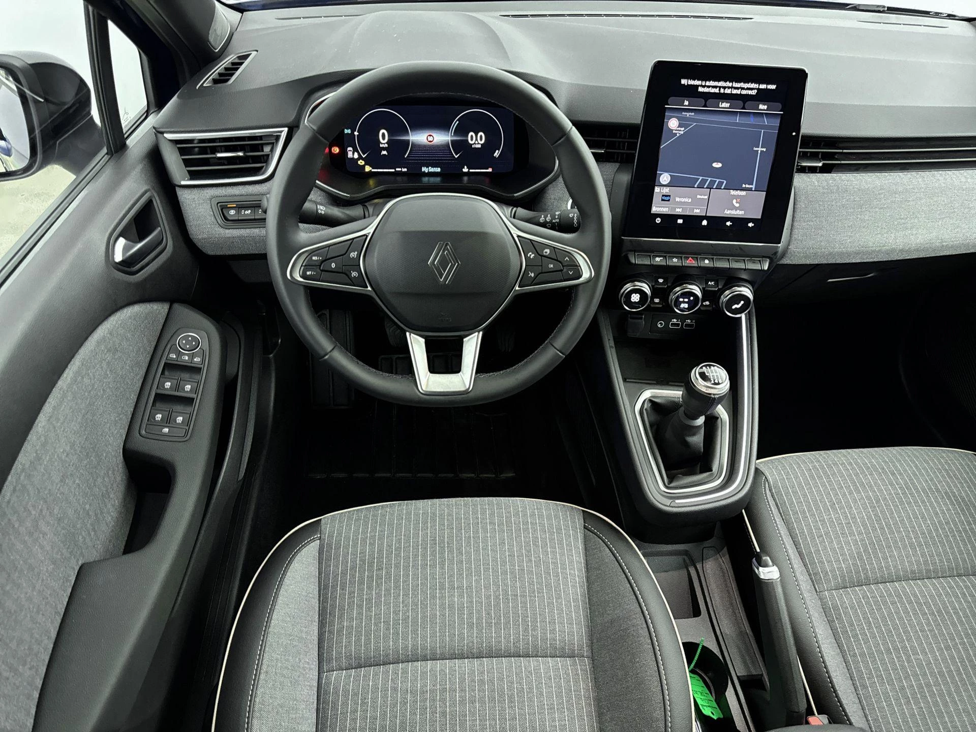 Renault-Clio-image-16