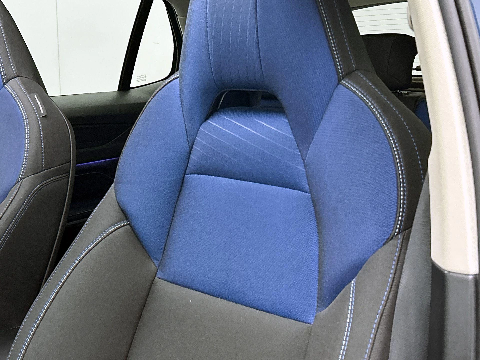 Lynk & Co-01-image-10