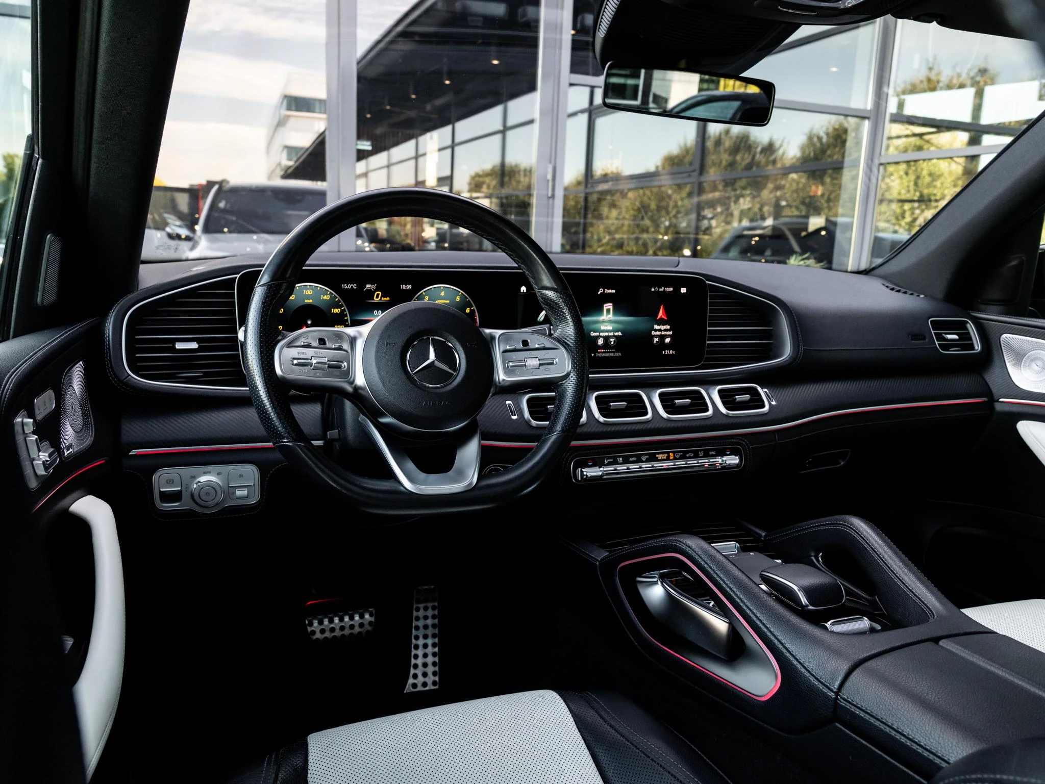 Mercedes-Benz-GLE-image-14