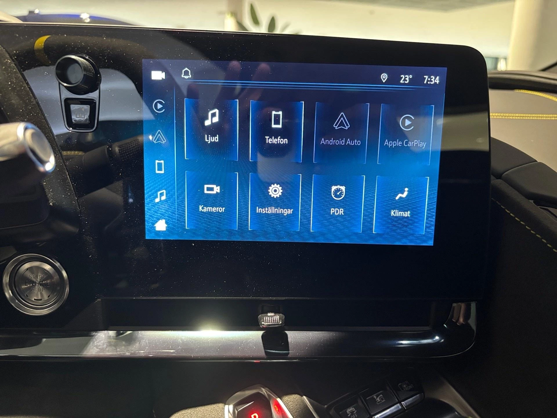 Chevrolet-Corvette-image-17