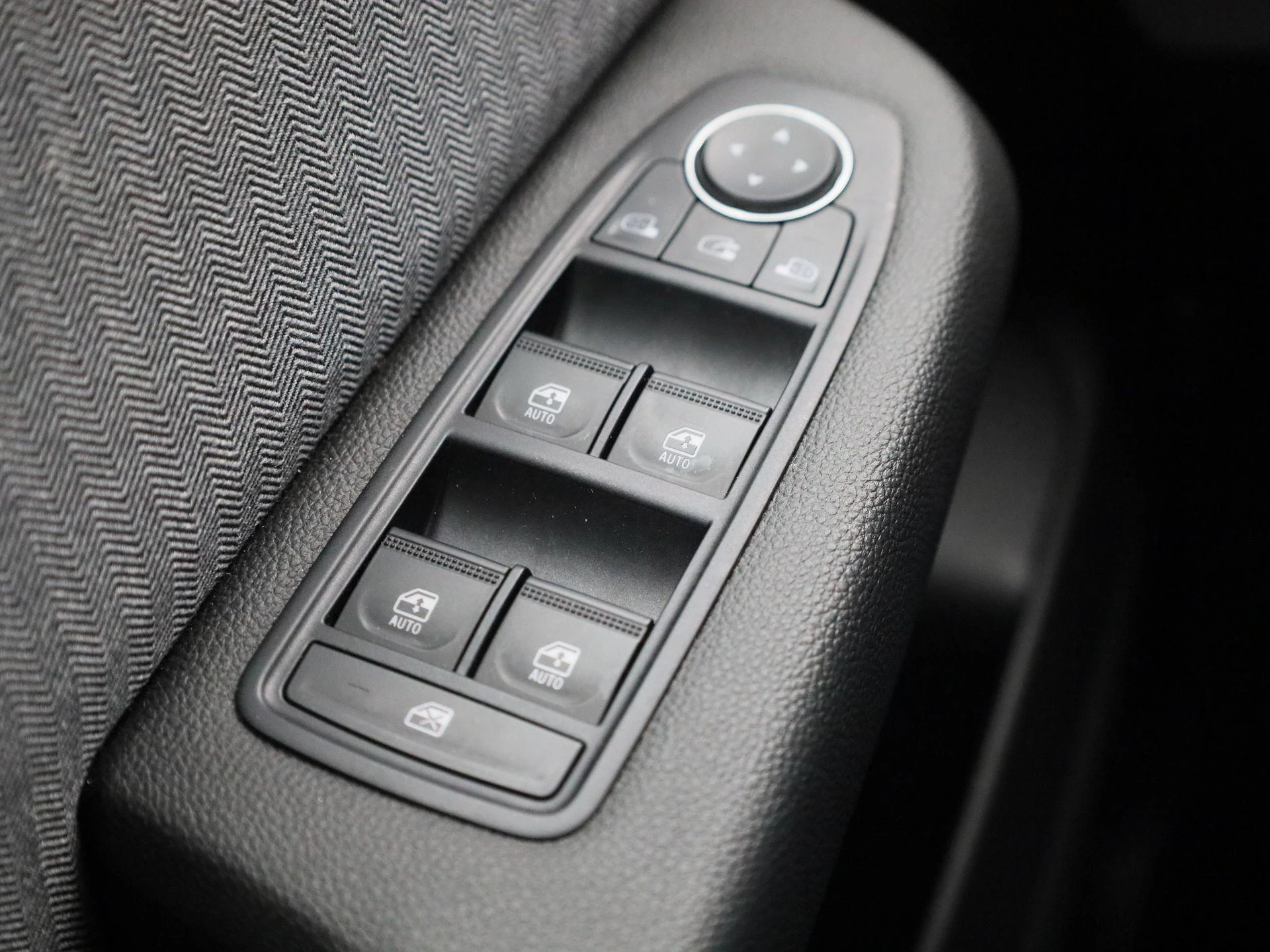 Renault-Clio-image-28