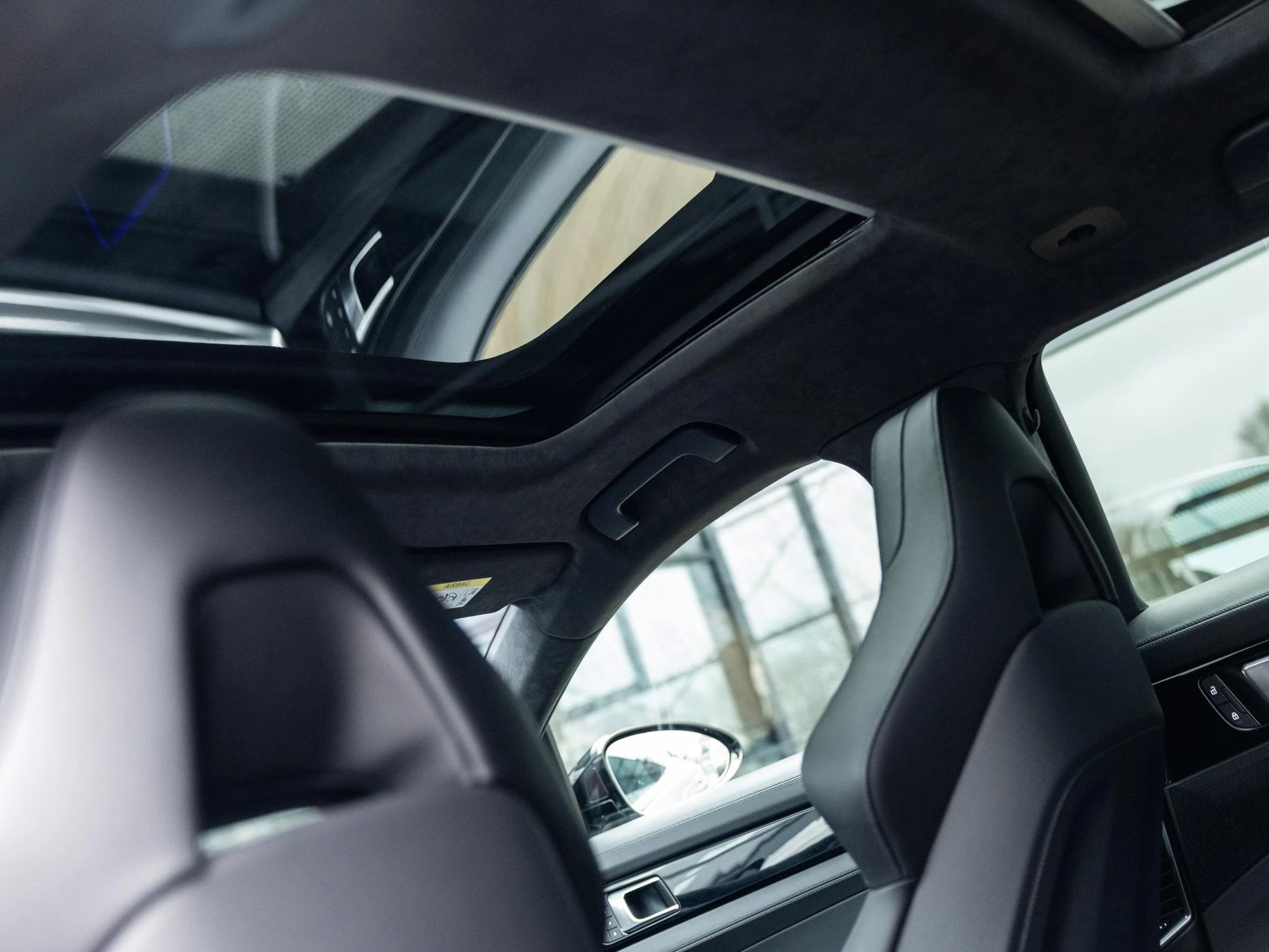 Porsche-Panamera-image-13