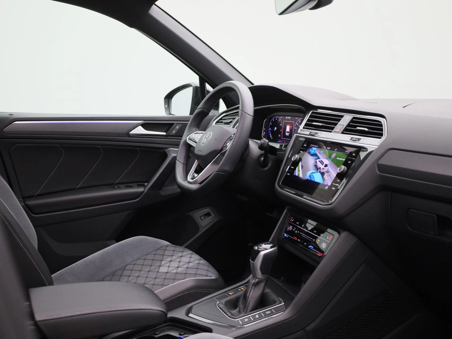 Volkswagen-Tiguan-image-33
