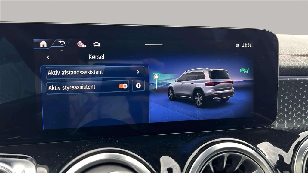 Mercedes-Benz-EQB-image-19