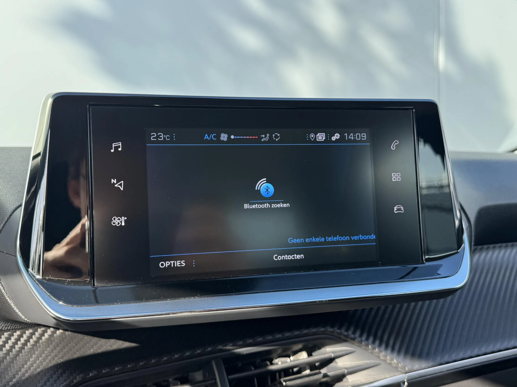 Peugeot-208-image-20