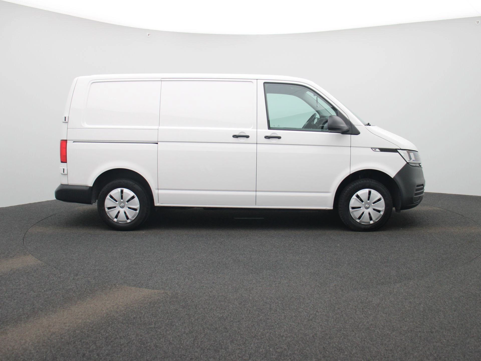 Volkswagen-Transporter-image-5