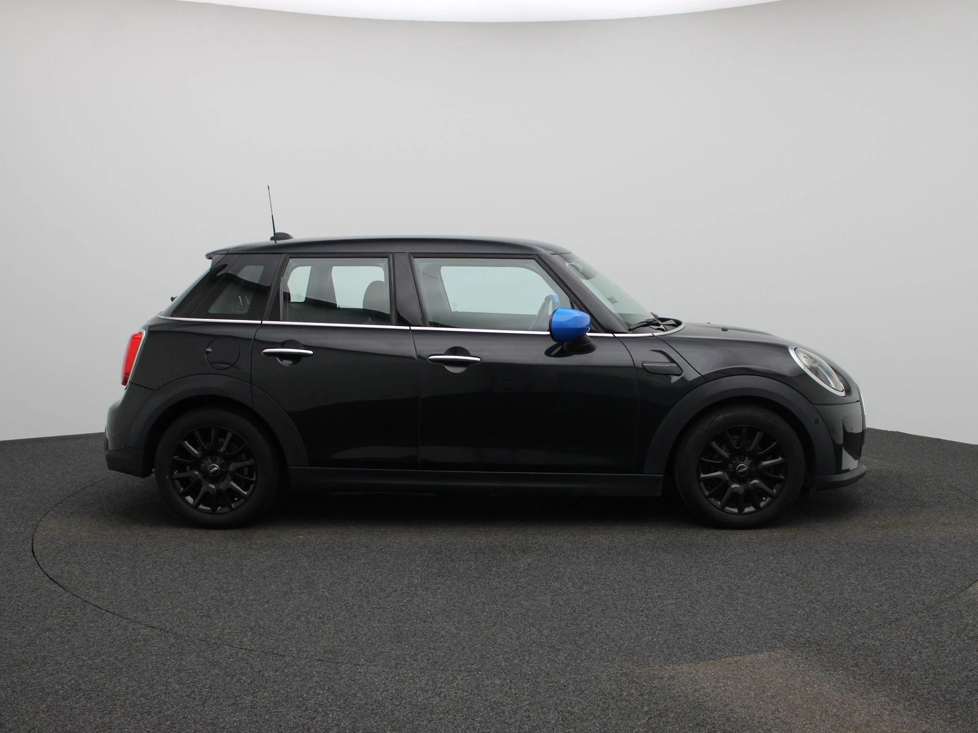 MINI-One-image-5