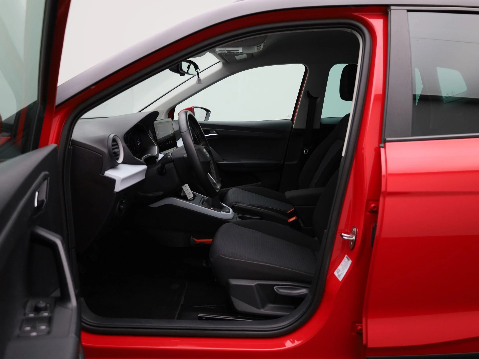 SEAT-Arona-image-8