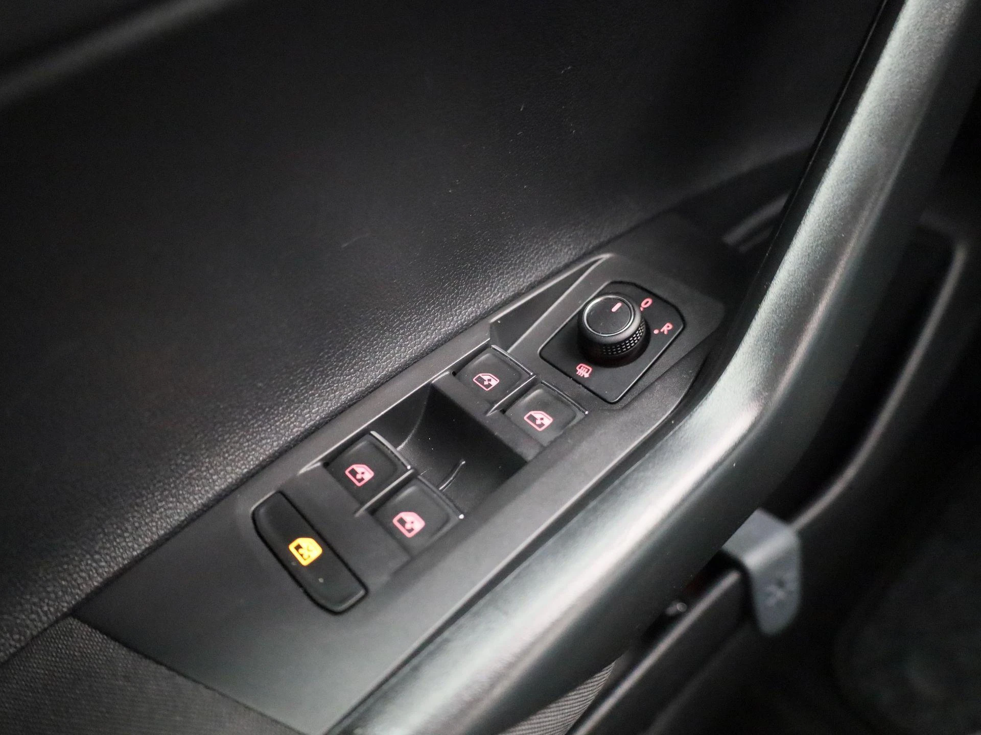 Volkswagen-Polo-image-20