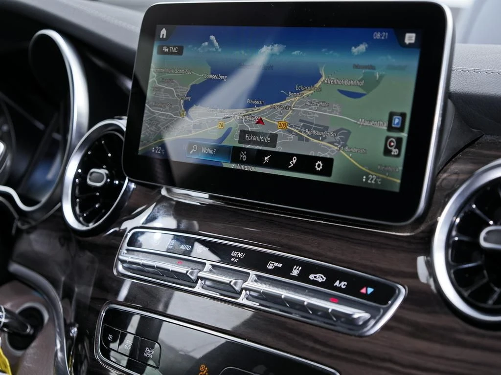 Mercedes-Benz-V-Klasse 300-image-11