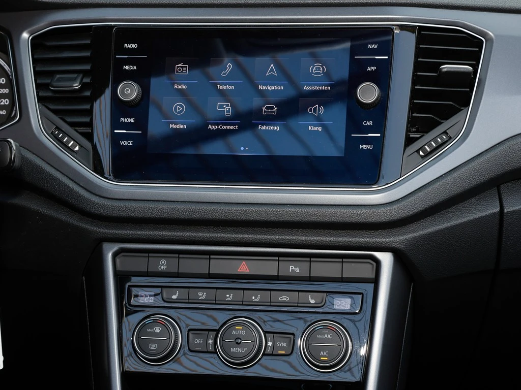 Volkswagen-T-Roc-image-11
