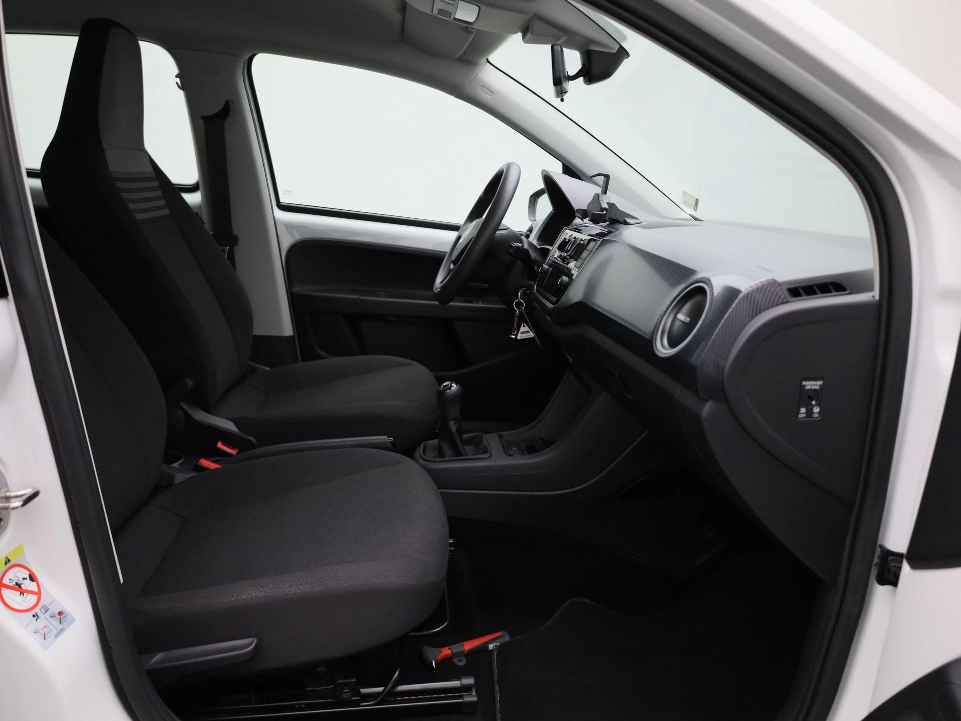 Volkswagen-up!-image-22