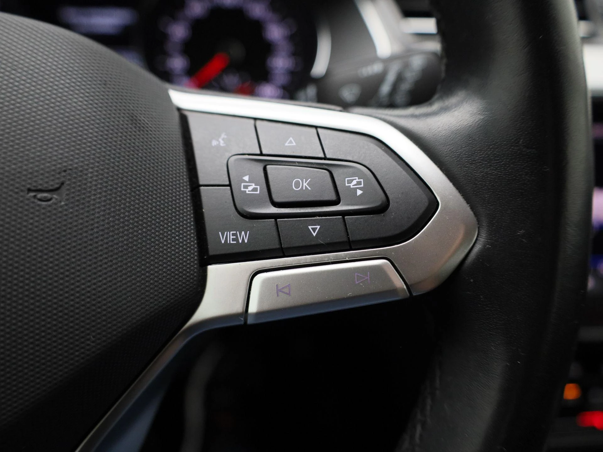 Volkswagen-Passat-image-15