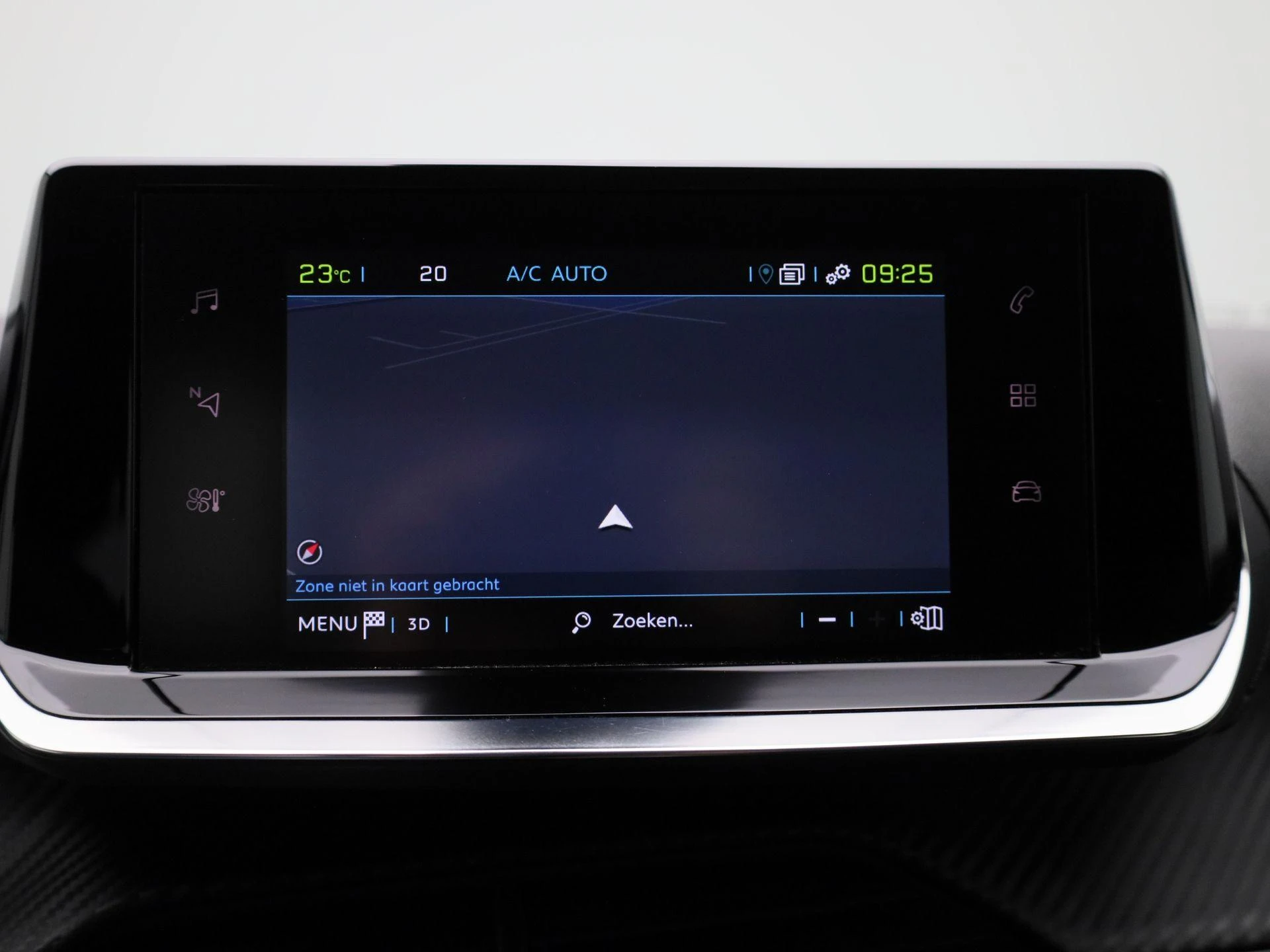 Peugeot-e-2008-image-19