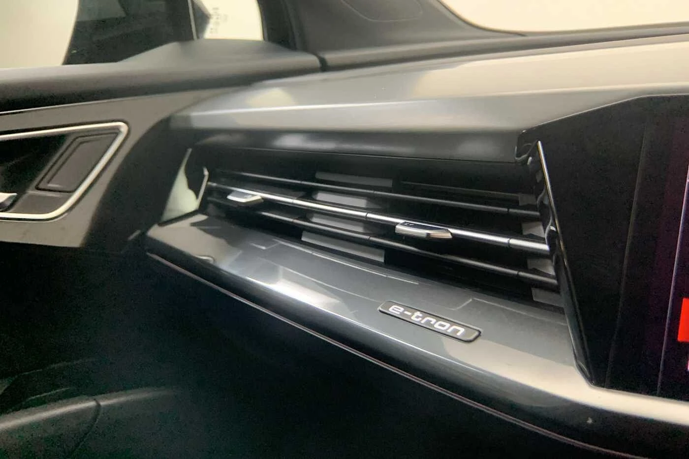Audi-Q4 e-tron-image-18
