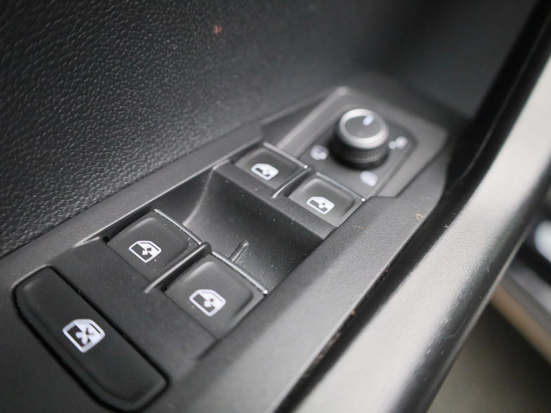 Volkswagen-T-Cross-image-28
