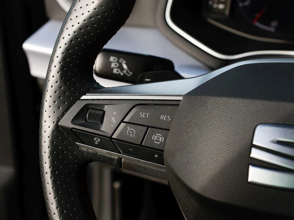 SEAT-Arona-image-16