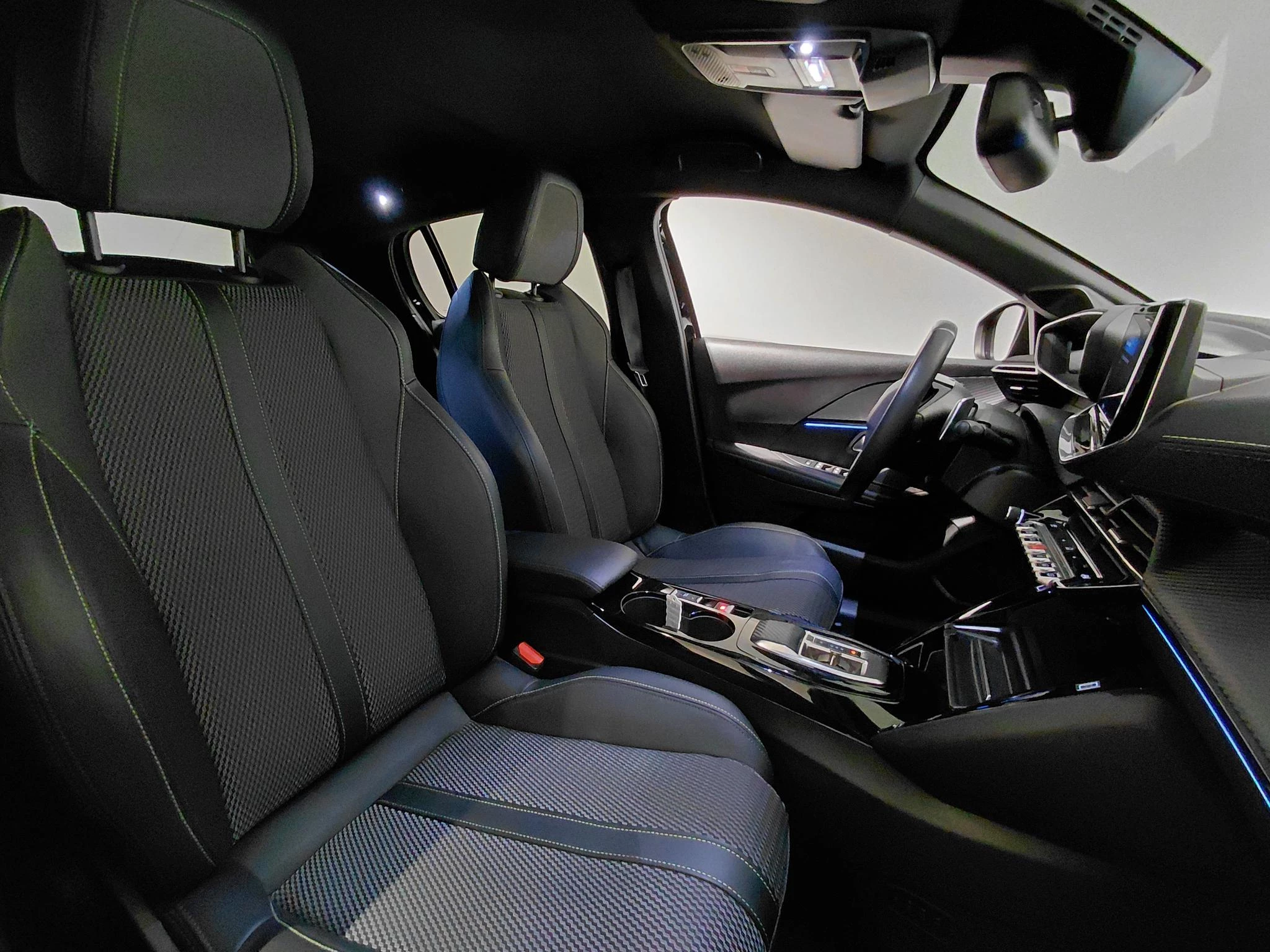 Peugeot-208-image-19