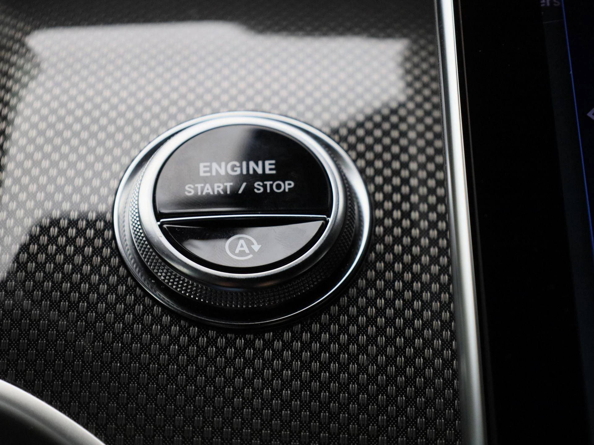 Mercedes-Benz-GLC-image-20
