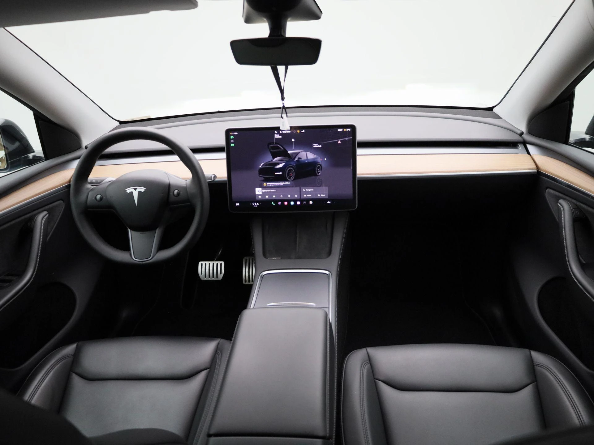 Tesla-Model Y-image-43