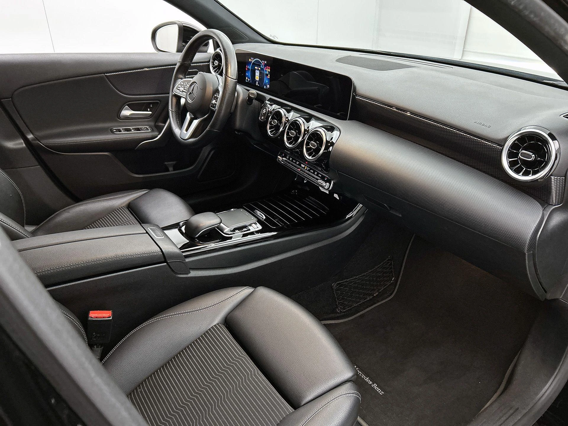 Mercedes-Benz-A-Klasse-image-20
