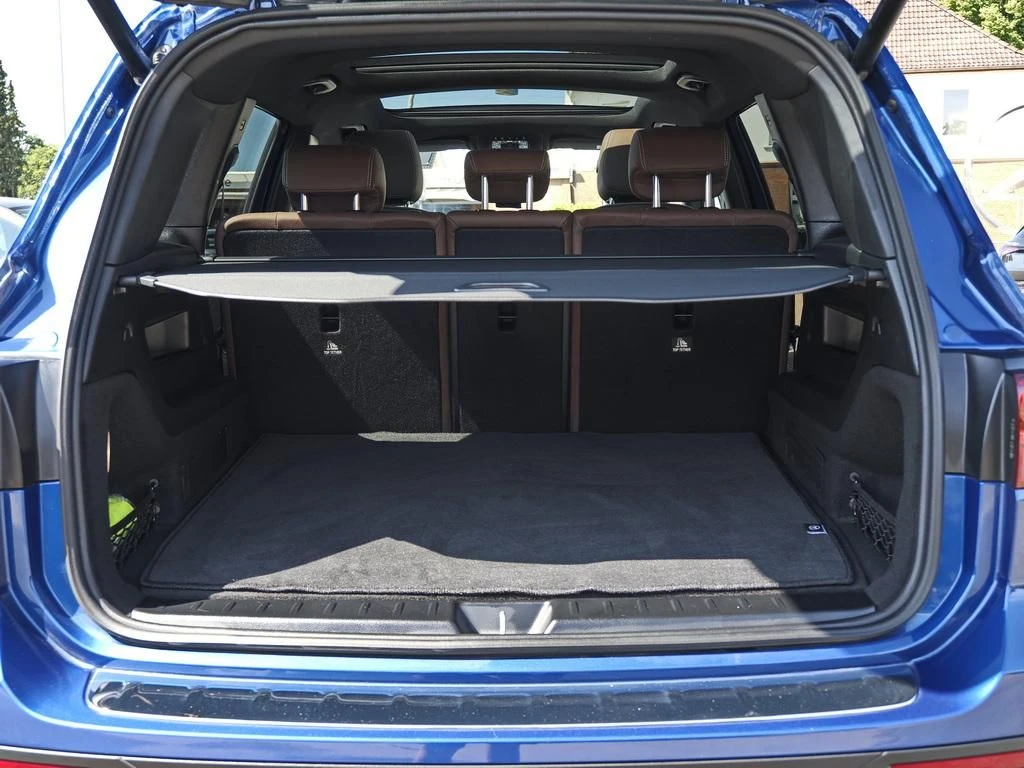 Mercedes-Benz-GLB 220 d-image-16