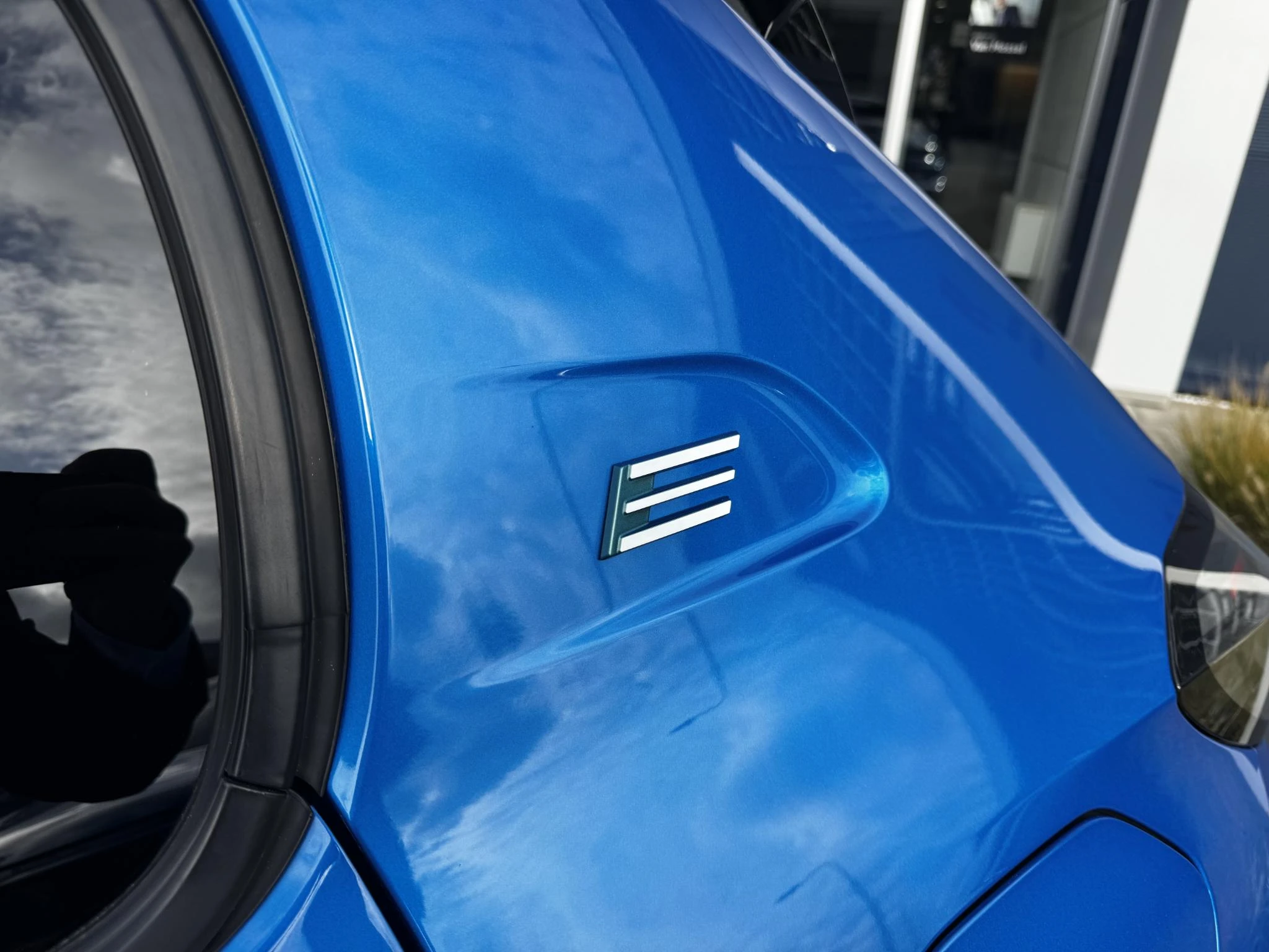 Peugeot-e-208-image-23