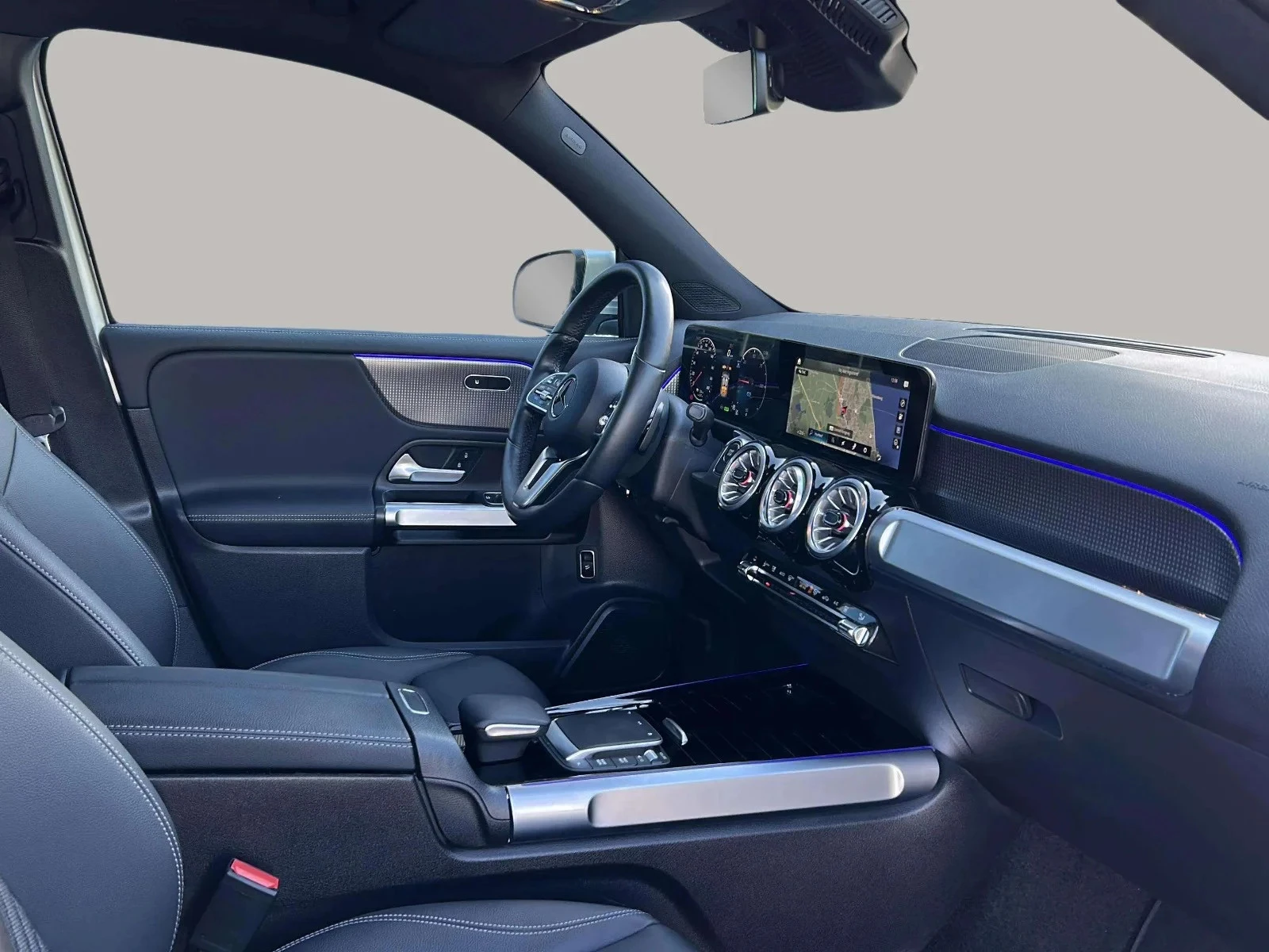 Mercedes-Benz-EQB-image-14