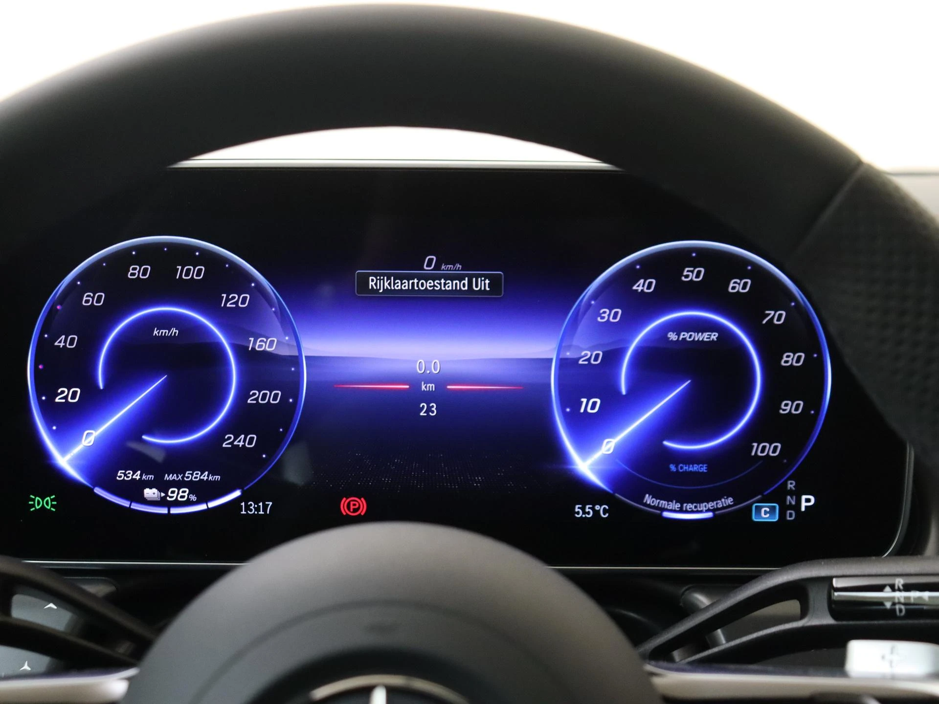 Mercedes-Benz-EQE-image-11