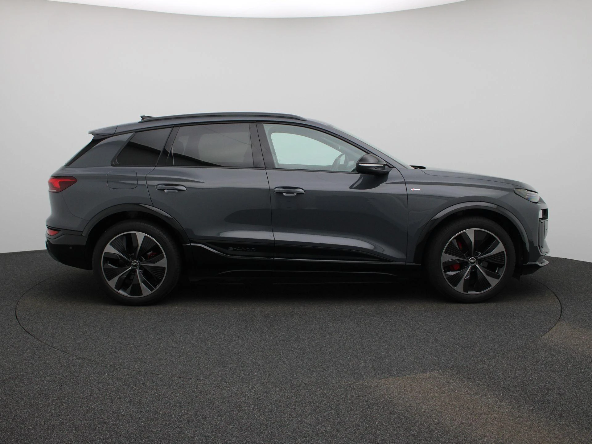 Audi-Q6 e-tron-image-5