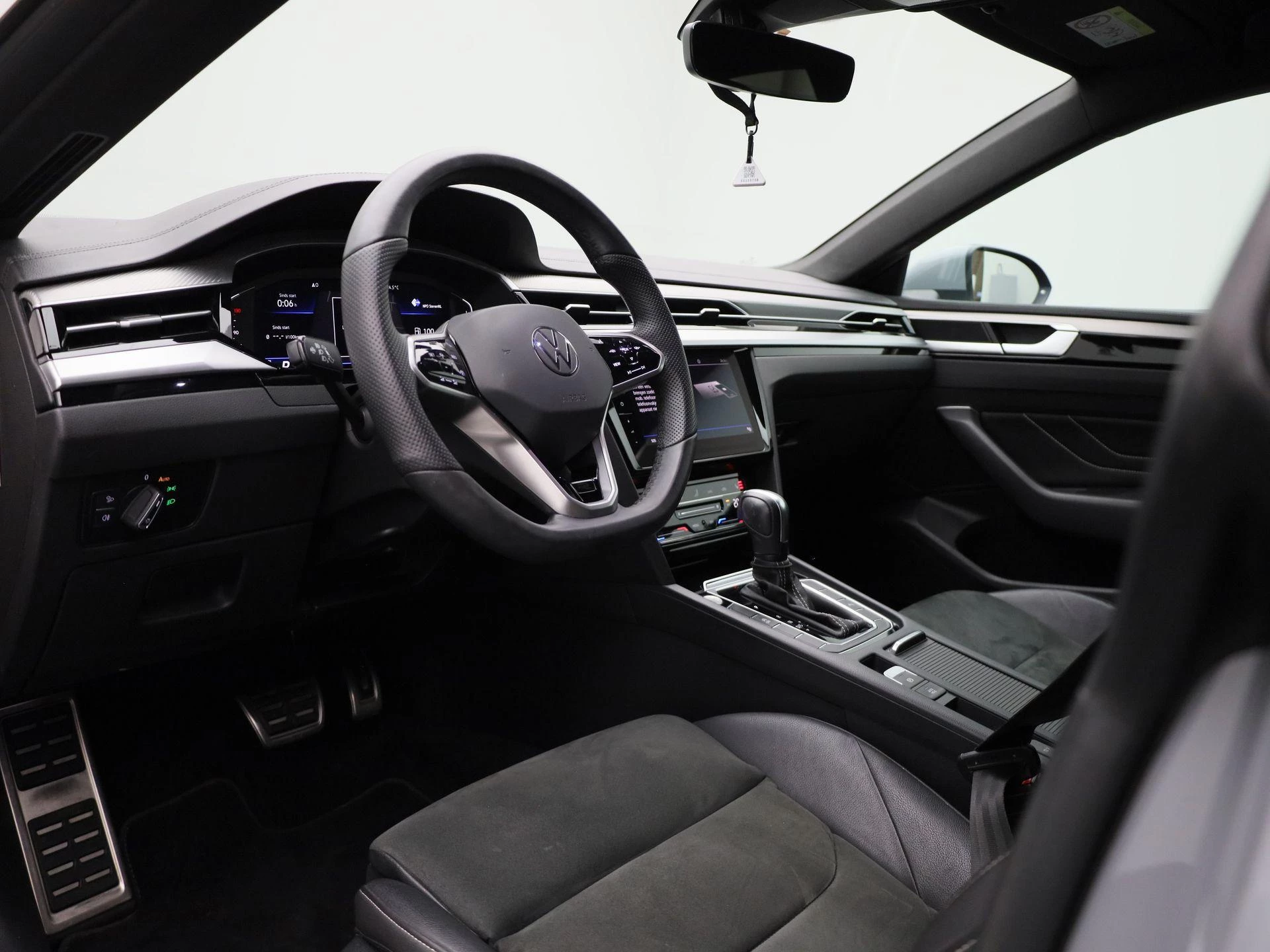Volkswagen-Arteon-image-35