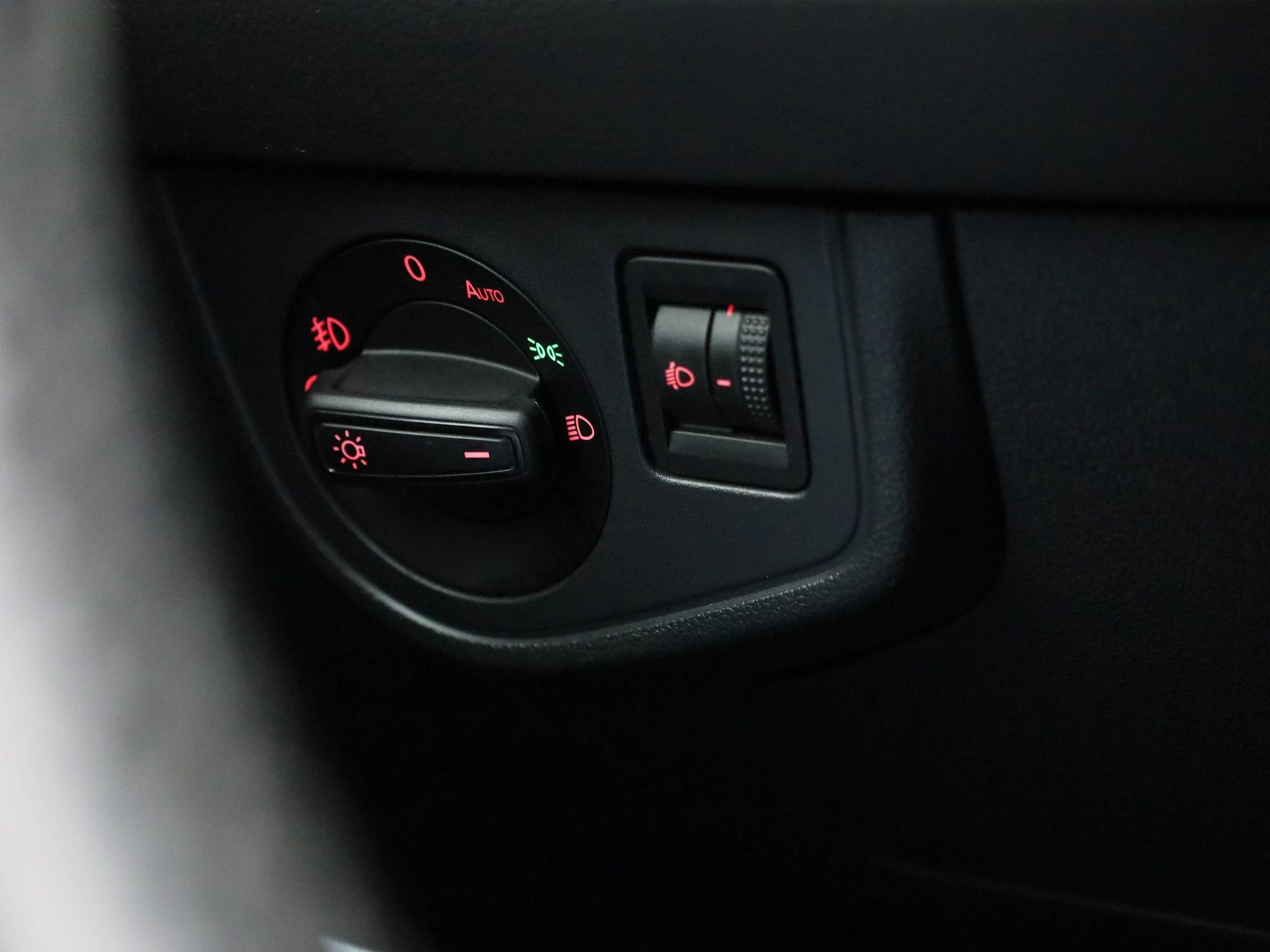Volkswagen-Polo-image-18