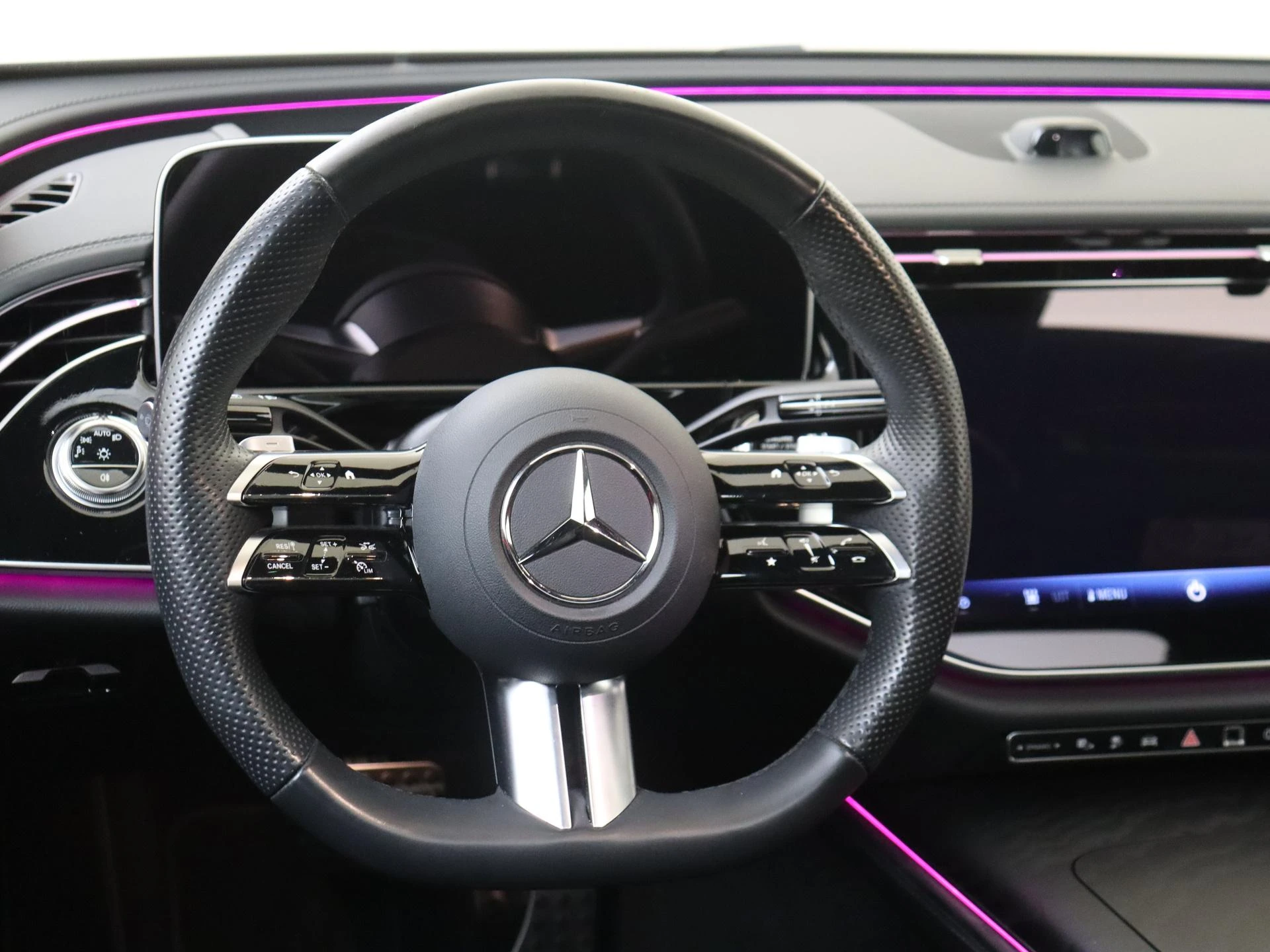 Mercedes-Benz-E-Klasse-image-10