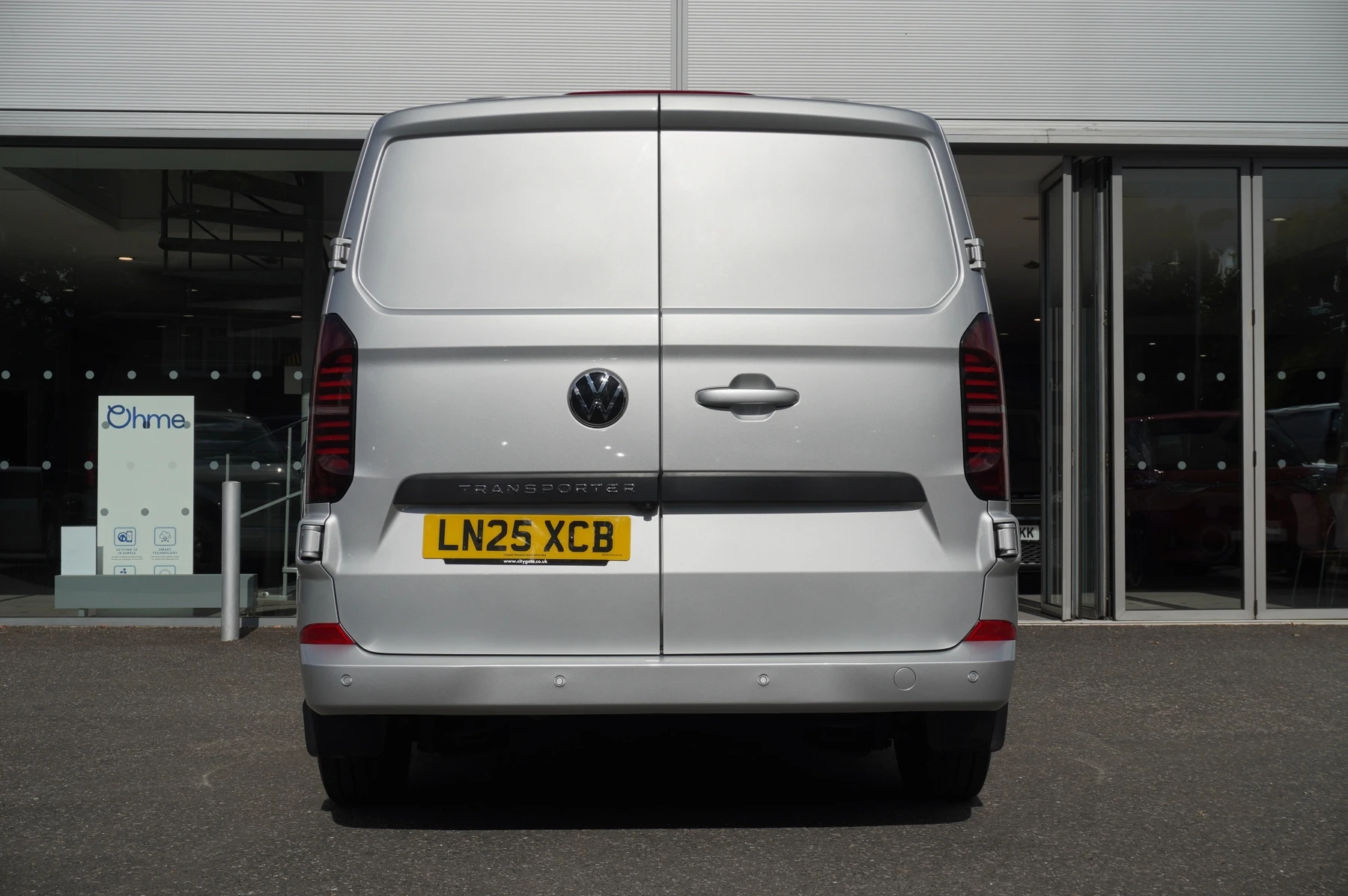 Volkswagen-Transporter-image-23