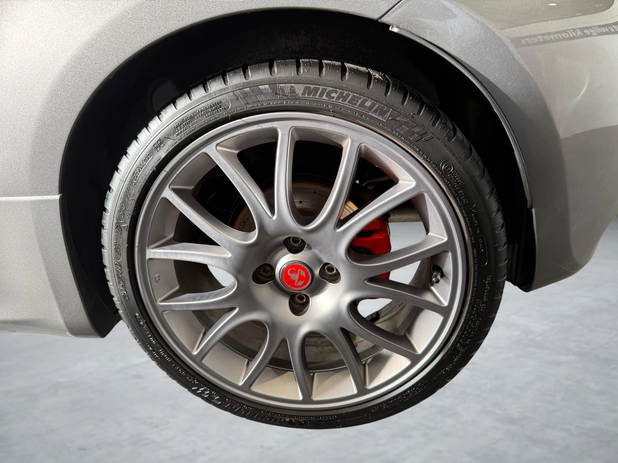 Abarth 500C 1.4 T-Jet 595 132kW Competizione