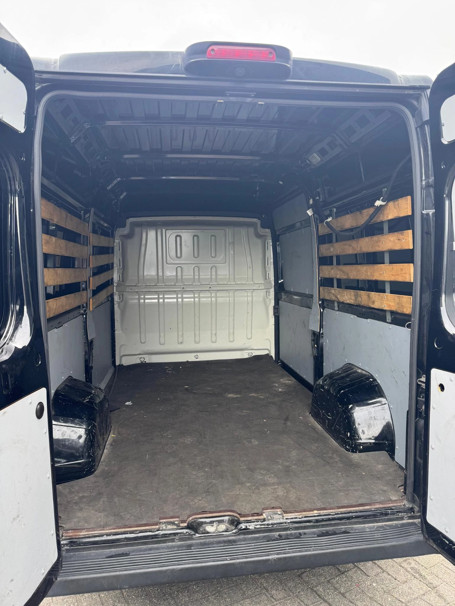 Peugeot Boxer 330 2.2 BlueHDi 120 L2H2 Asphalt