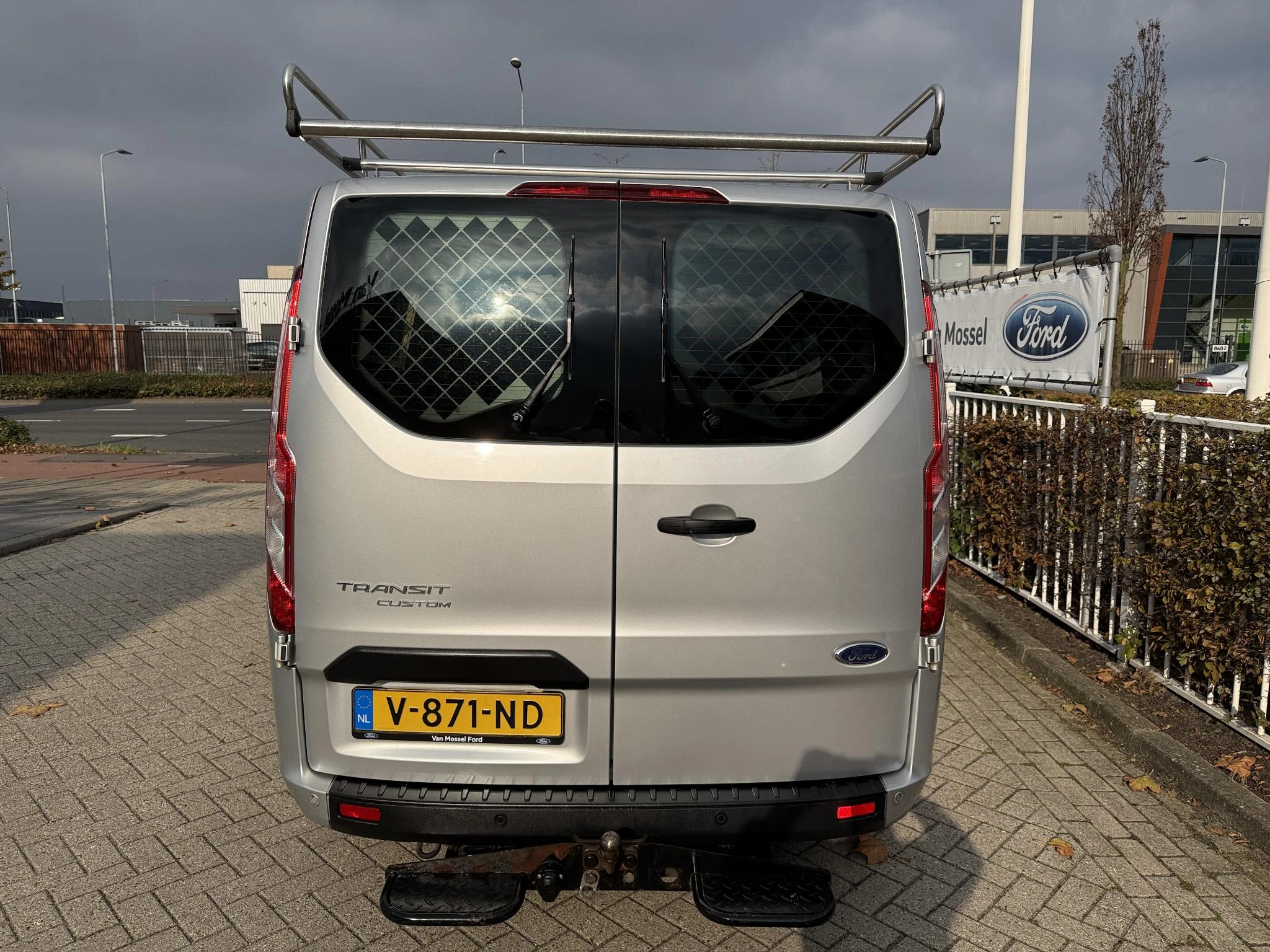 Ford-Transit Custom-image-2