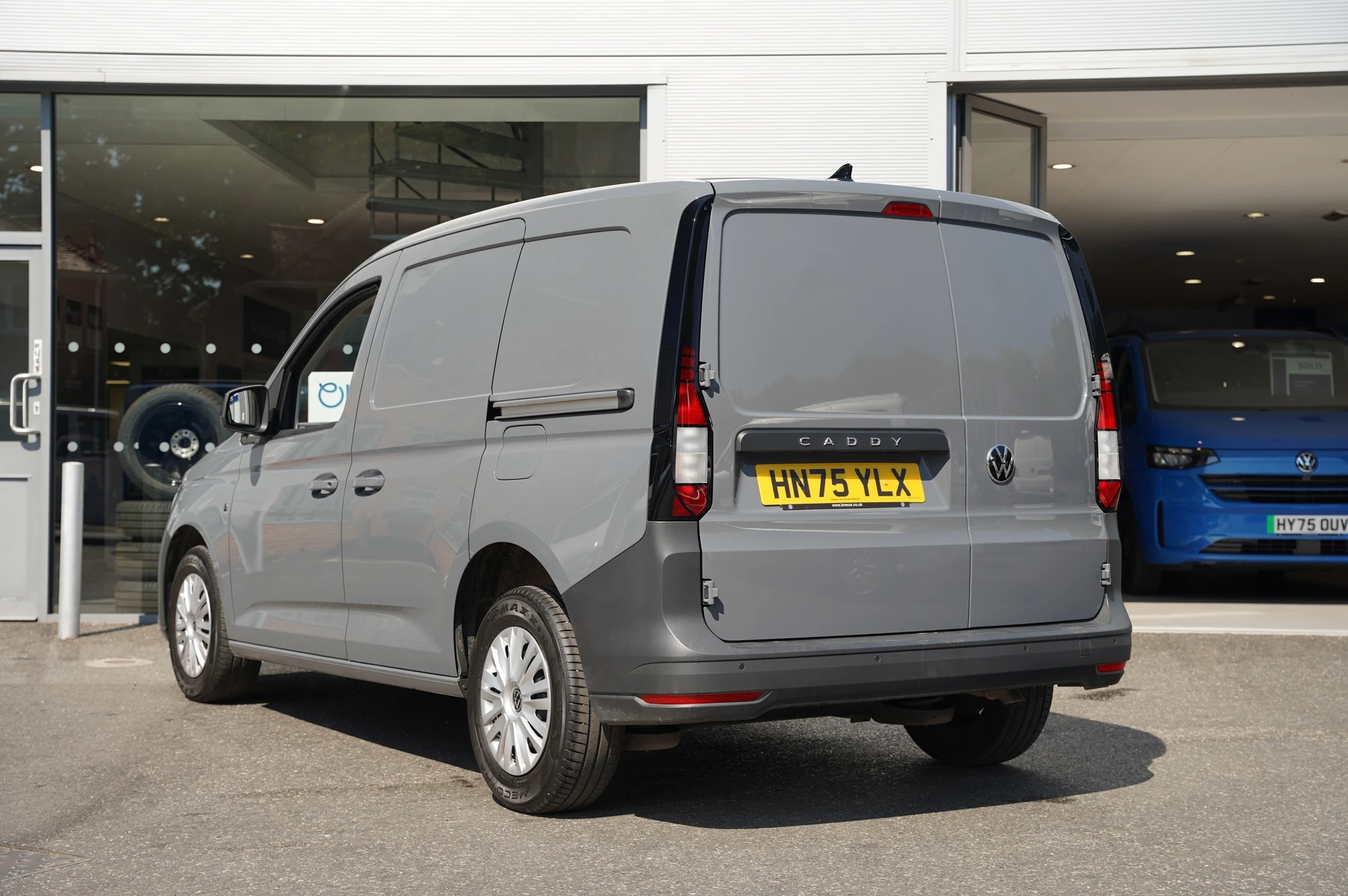Volkswagen-Caddy-image-2