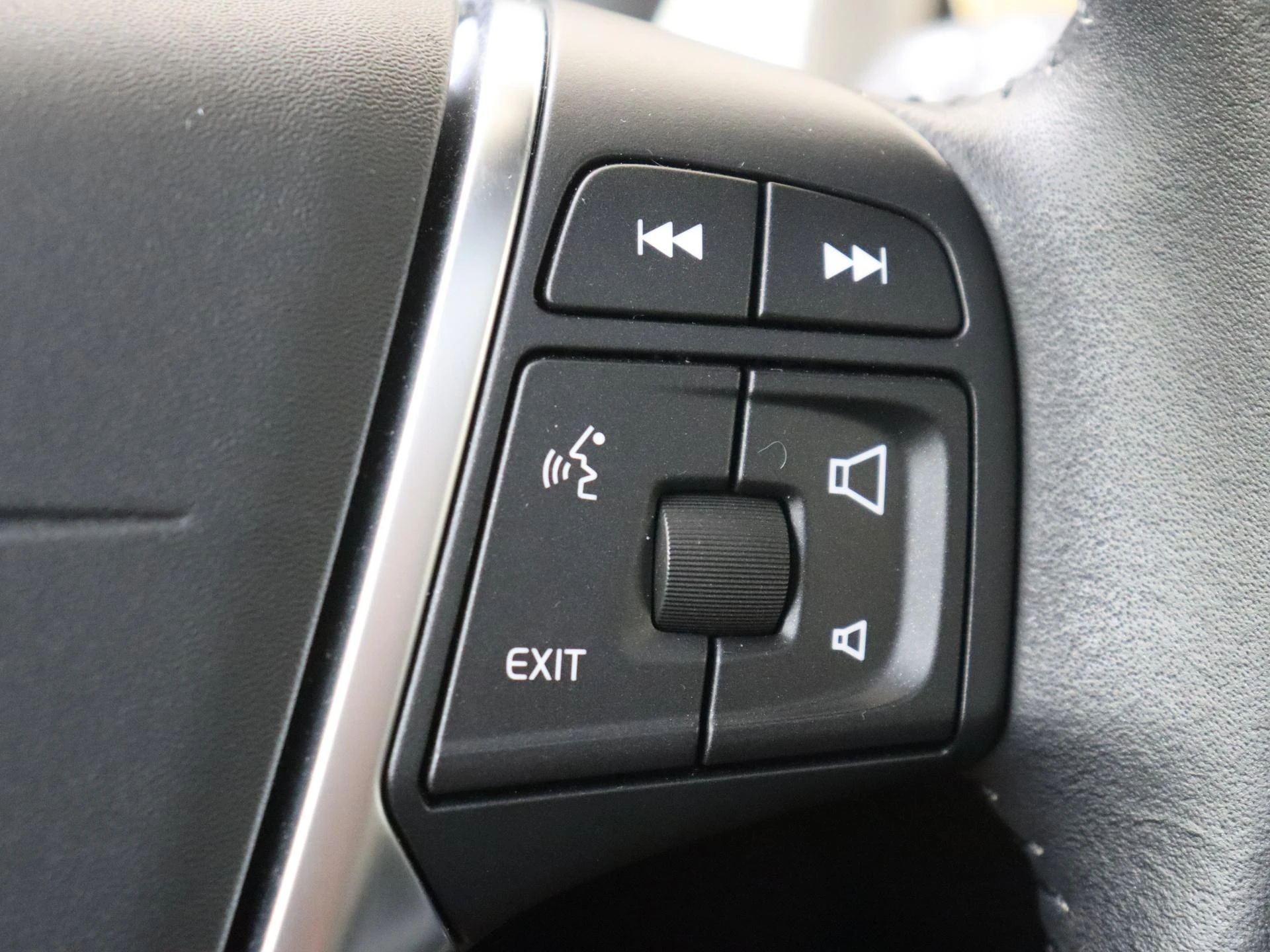 Volvo-V40-image-12