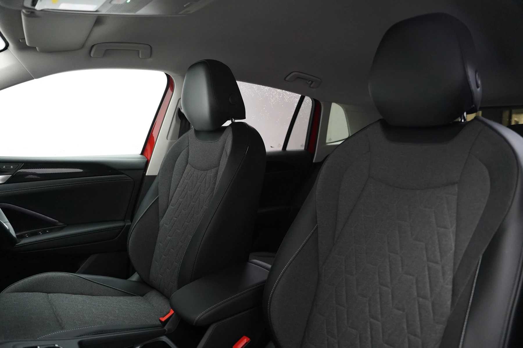 Volkswagen-Tiguan-image-9