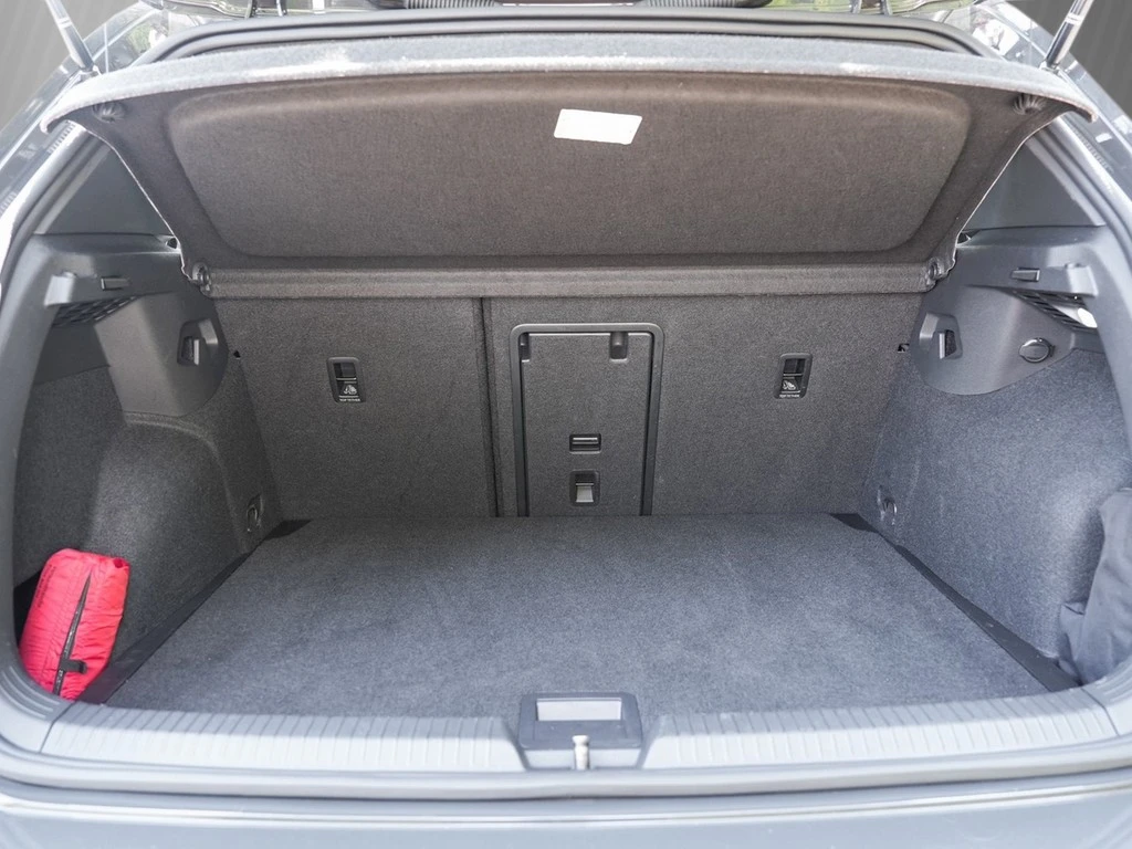 Volkswagen Golf 1.5 TSI R-Line *LED*Standhzg*Harman-Kardon*DCC**App-Con*Navi*Kamera*ACC*umv...