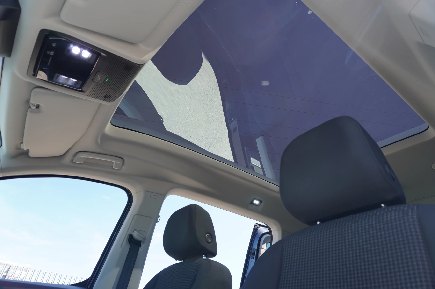 Volkswagen-Caddy-image-15