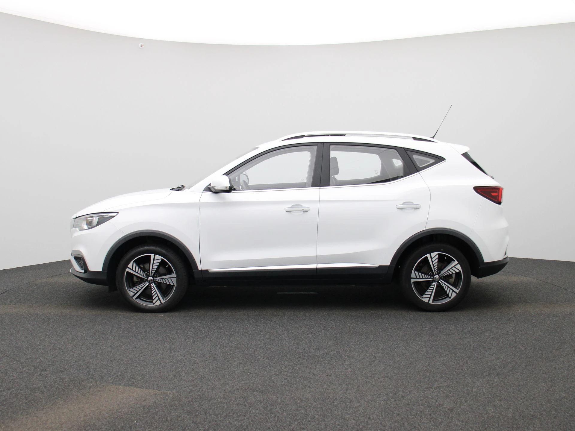 MG-ZS EV-image-3